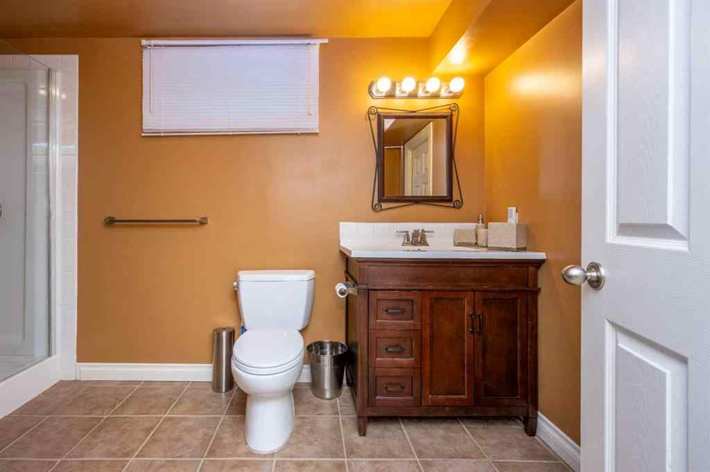 MLS® A2249712 - 15 Harrow Crescent SW in Haysboro Calgary, Residential