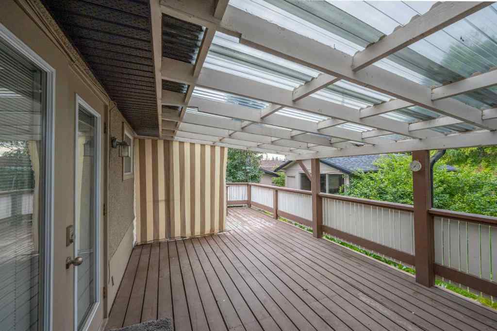 MLS® A2249712 - 15 Harrow Crescent SW in Haysboro Calgary, Residential