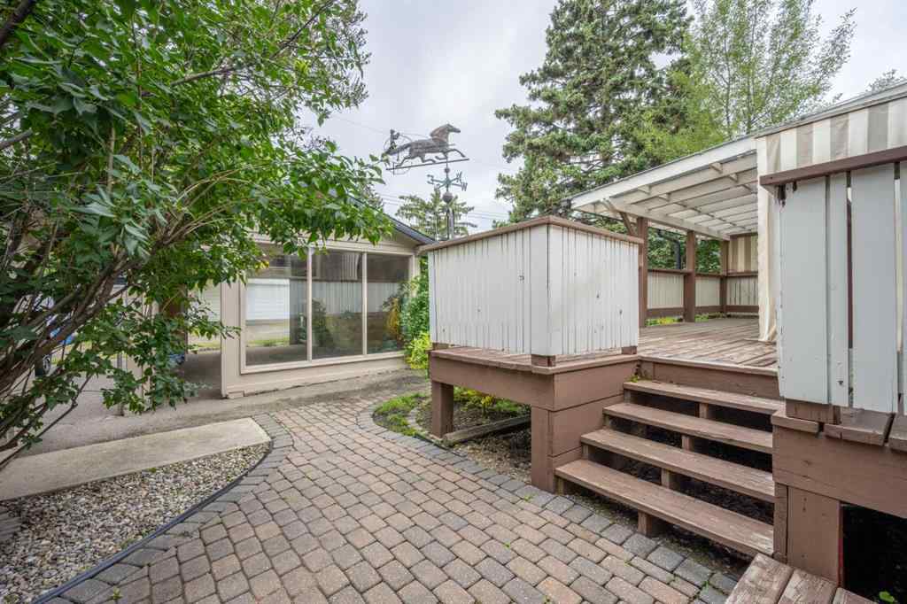 MLS® A2249712 - 15 Harrow Crescent SW in Haysboro Calgary, Residential