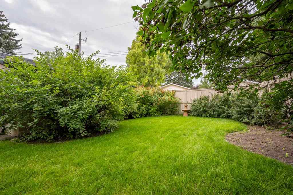 MLS® A2249712 - 15 Harrow Crescent SW in Haysboro Calgary, Residential