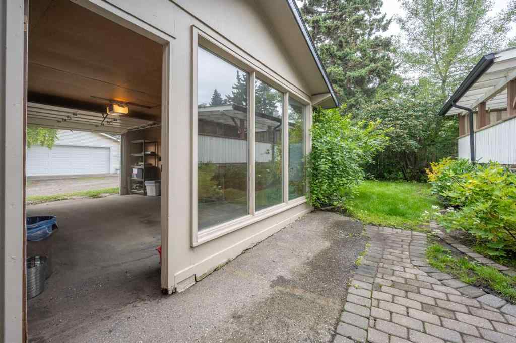 MLS® A2249712 - 15 Harrow Crescent SW in Haysboro Calgary, Residential