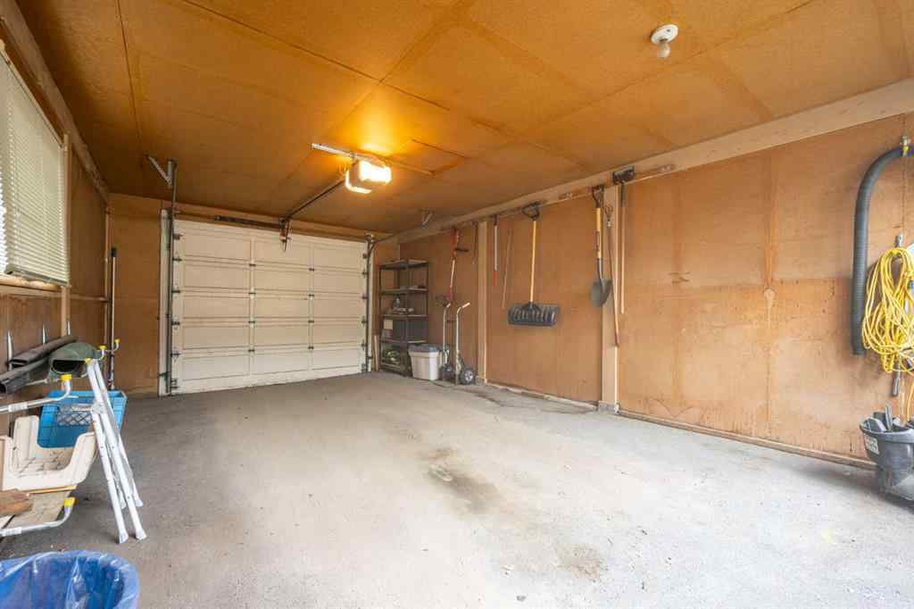 MLS® A2249712 - 15 Harrow Crescent SW in Haysboro Calgary, Residential