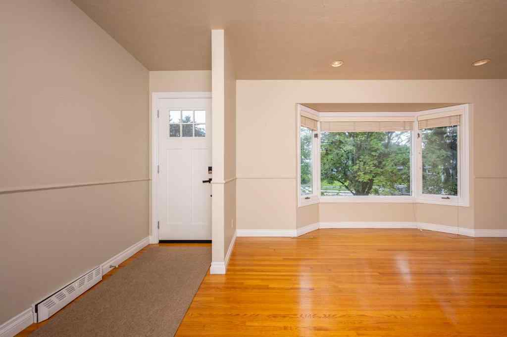 MLS® A2249712 - 15 Harrow Crescent SW in Haysboro Calgary, Residential