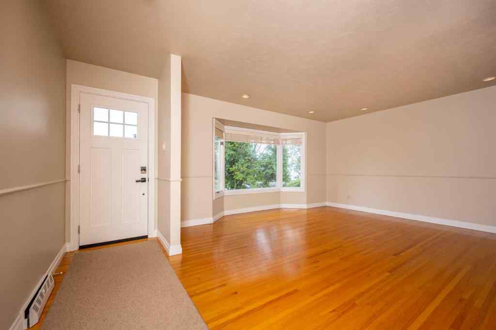 MLS® A2249712 - 15 Harrow Crescent SW in Haysboro Calgary, Residential