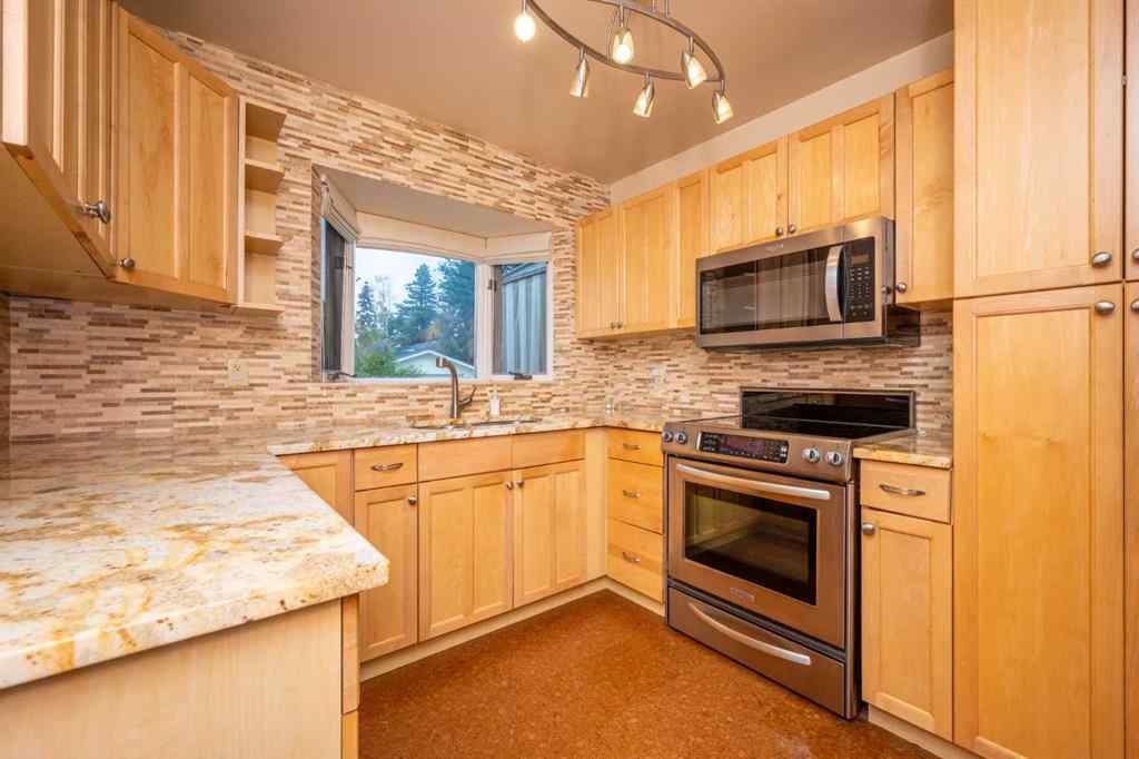 MLS® A2249712 - 15 Harrow Crescent SW in Haysboro Calgary, Residential