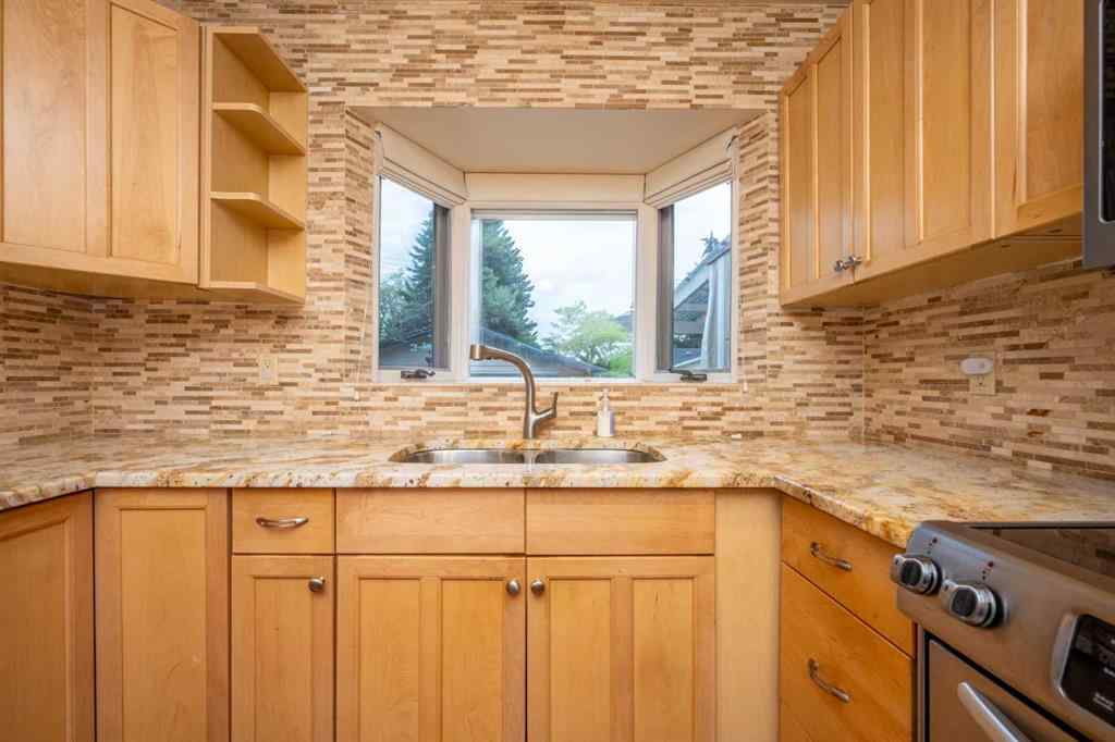 MLS® A2249712 - 15 Harrow Crescent SW in Haysboro Calgary, Residential