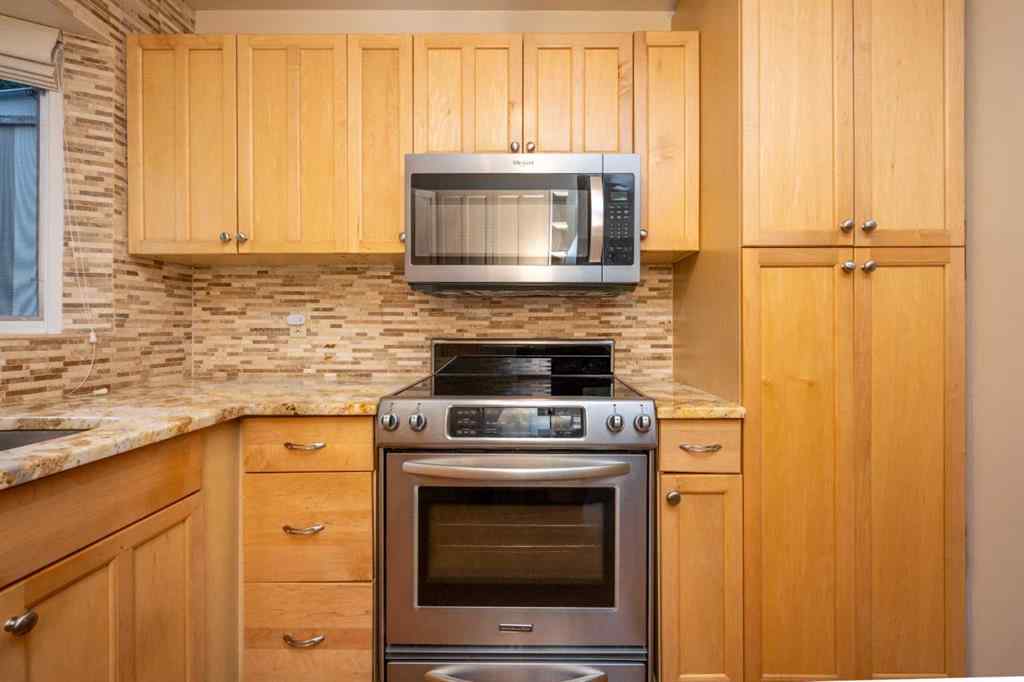 MLS® A2249712 - 15 Harrow Crescent SW in Haysboro Calgary, Residential