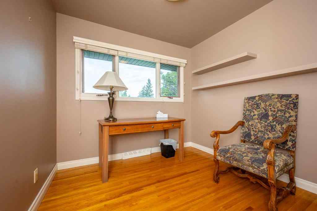 MLS® A2249712 - 15 Harrow Crescent SW in Haysboro Calgary, Residential