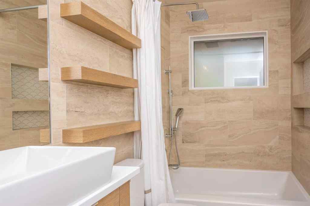 MLS® A2249712 - 15 Harrow Crescent SW in Haysboro Calgary, Residential