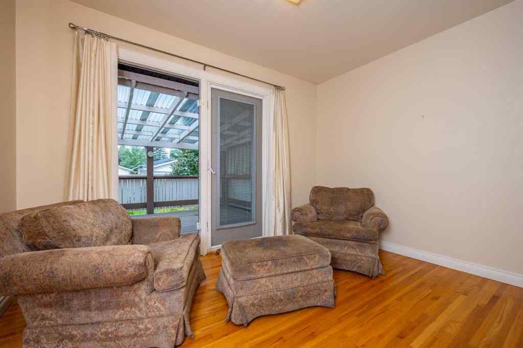 MLS® A2249712 - 15 Harrow Crescent SW in Haysboro Calgary, Residential