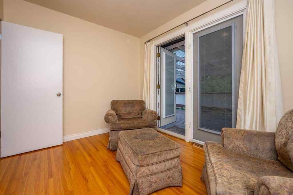 MLS® A2249712 - 15 Harrow Crescent SW in Haysboro Calgary, Residential