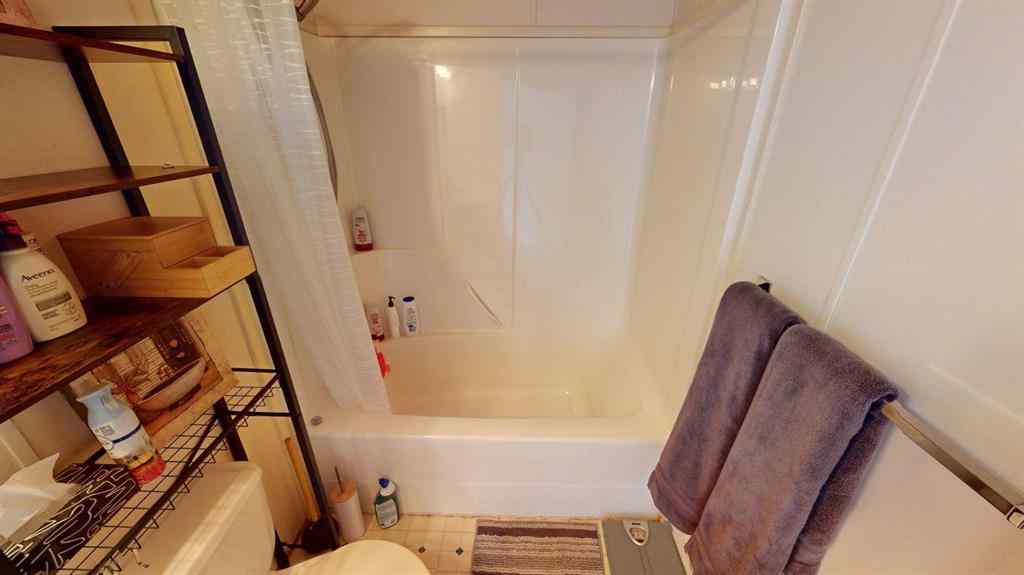 MLS® A2249718 - 105 Meadowlake Close E in Meadow Lake Brooks, Residential