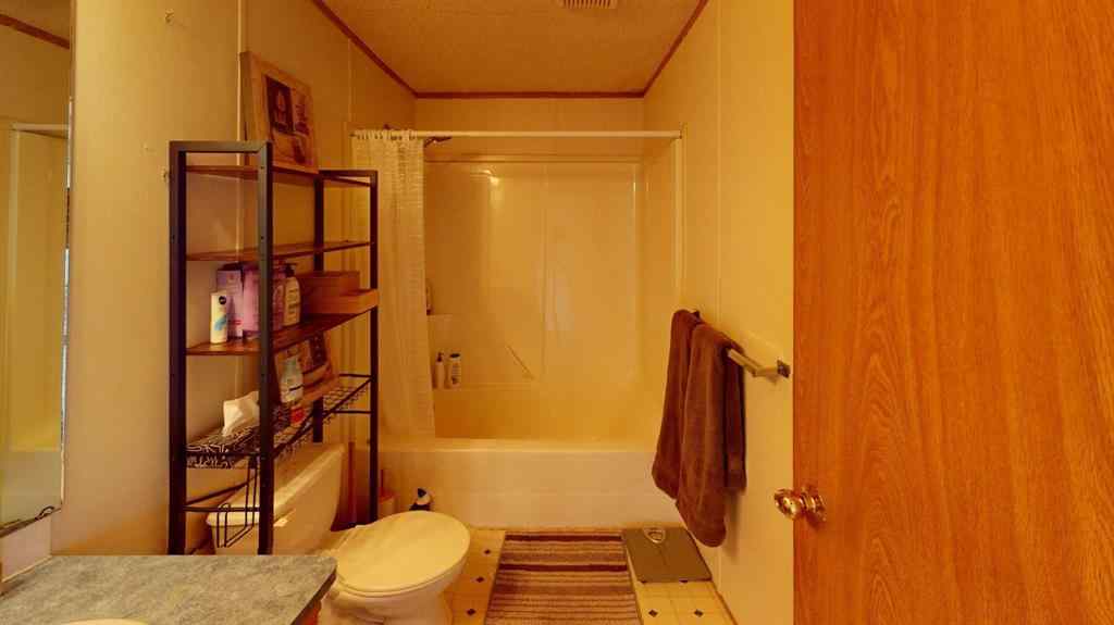 MLS® A2249718 - 105 Meadowlake Close E in Meadow Lake Brooks, Residential