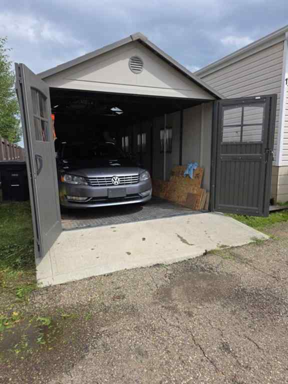MLS® A2249718 - 105 Meadowlake Close E in Meadow Lake Brooks, Residential