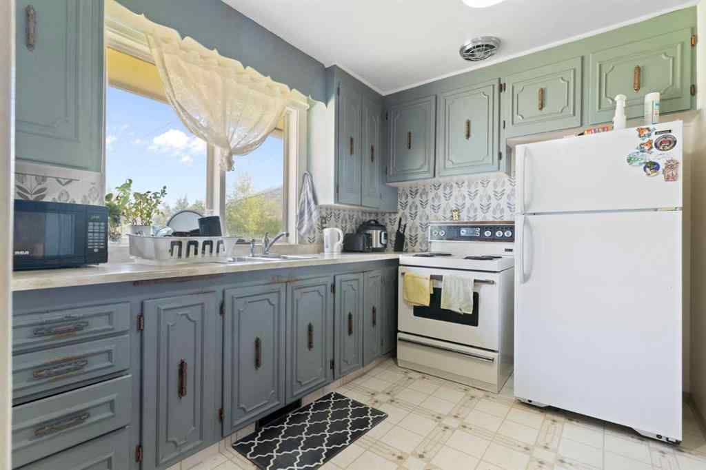 MLS® A2249719 - 125 Rainbow Avenue  in NONE Banff, Residential