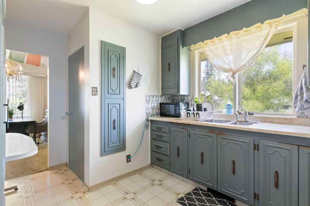 MLS® A2249719 - 125 Rainbow Avenue  in NONE Banff, Residential