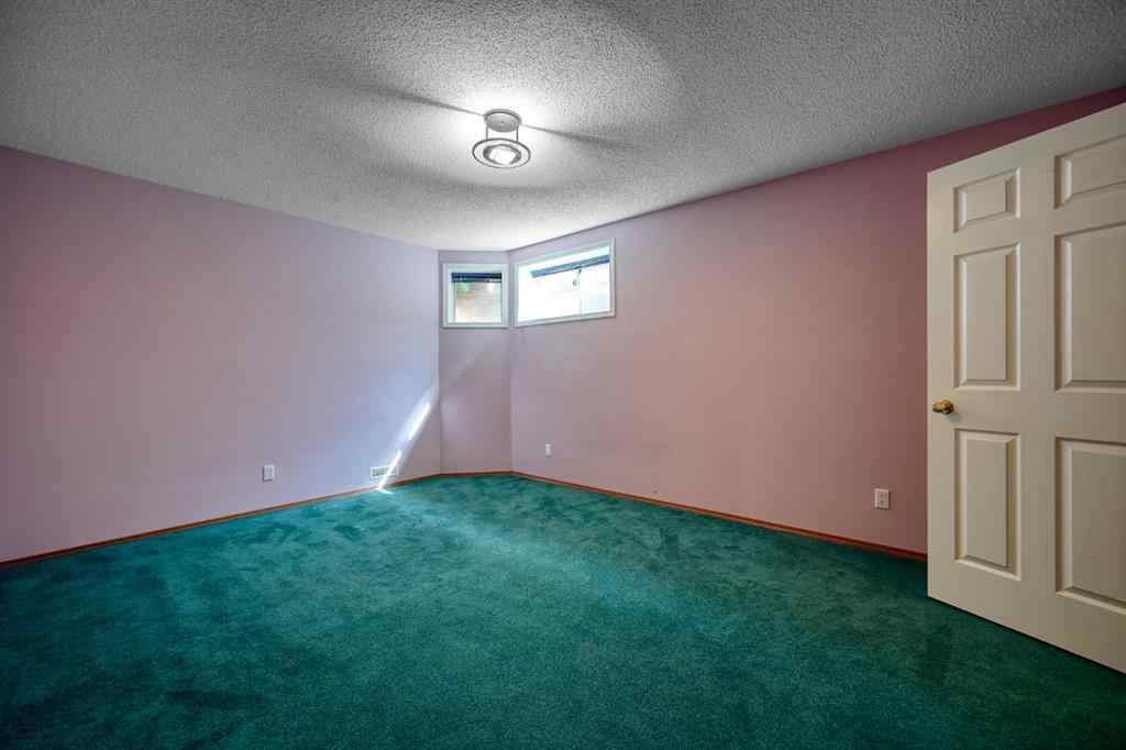 MLS® A2249725 - 81 Sundown Manor SE in Sundance Calgary, Residential
