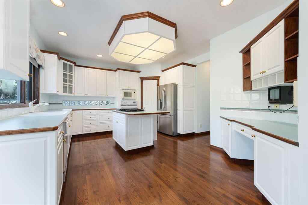 MLS® A2249735 - 1600 Evergreen Hill SW in Evergreen Calgary, Residential