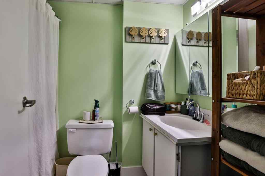 MLS® A2249737 - Unit #222 21 Berkeley Place W in Varsity Village Lethbridge, Residential