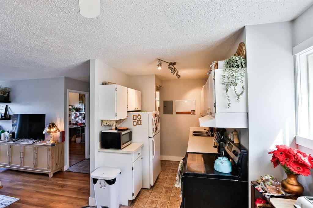 MLS® A2249737 - Unit #222 21 Berkeley Place W in Varsity Village Lethbridge, Residential
