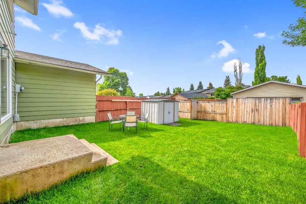 MLS® A2249756 - 30 Sunhurst Crescent SE in Sundance Calgary, Residential