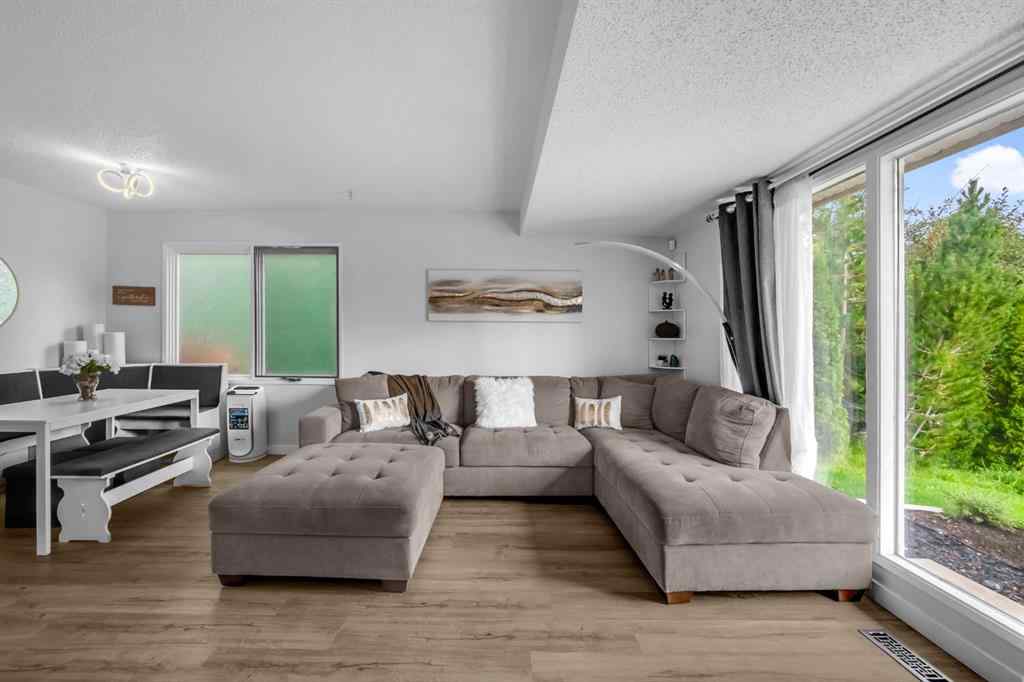 MLS® A2249756 - 30 Sunhurst Crescent SE in Sundance Calgary, Residential