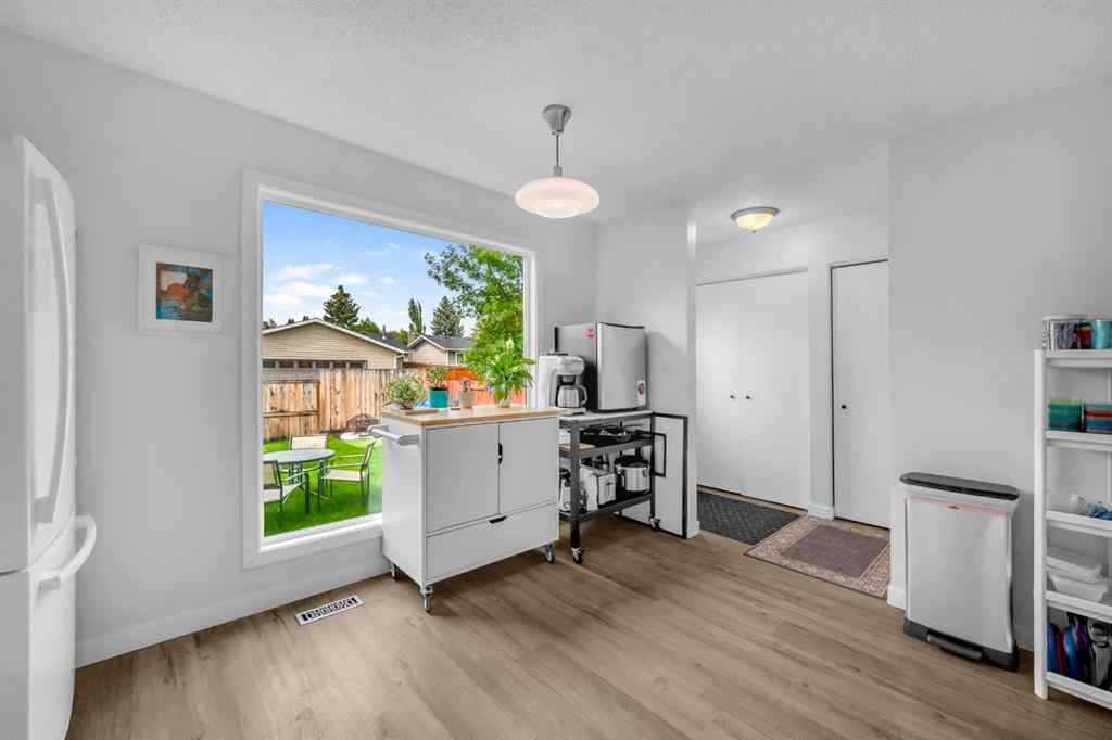 MLS® A2249756 - 30 Sunhurst Crescent SE in Sundance Calgary, Residential