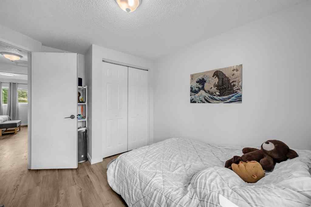MLS® A2249756 - 30 Sunhurst Crescent SE in Sundance Calgary, Residential