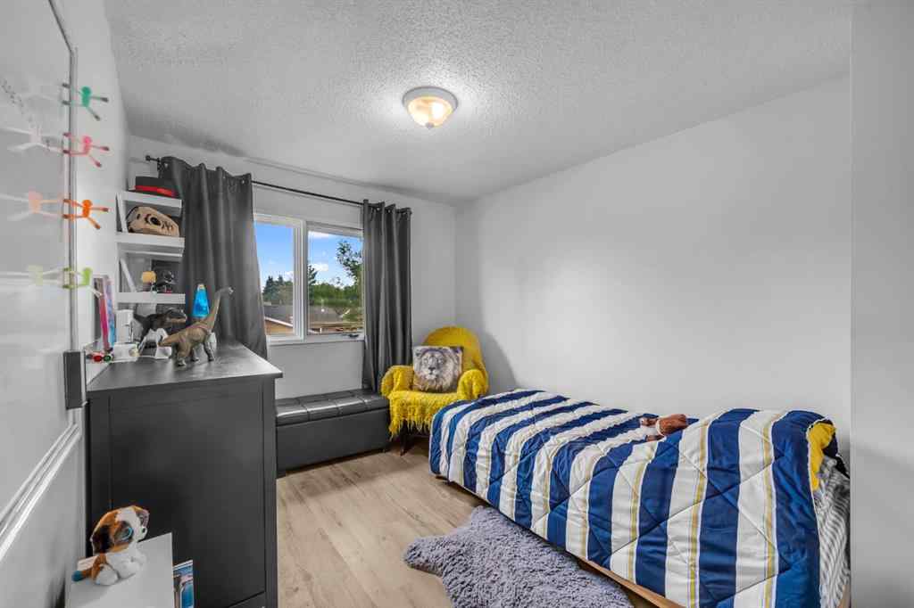 MLS® A2249756 - 30 Sunhurst Crescent SE in Sundance Calgary, Residential