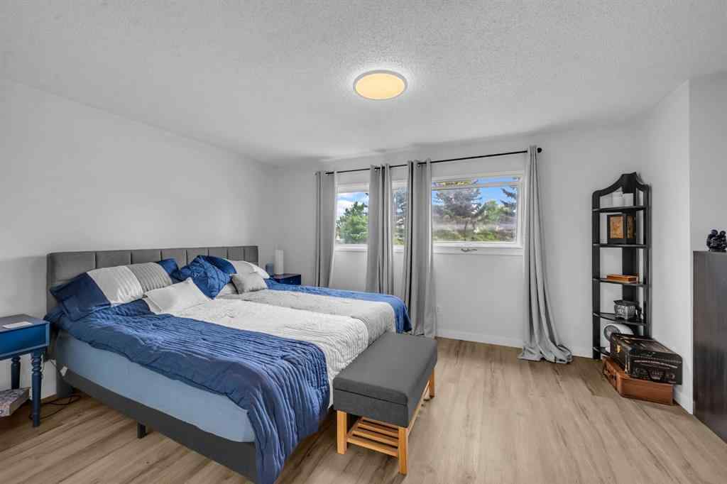 MLS® A2249756 - 30 Sunhurst Crescent SE in Sundance Calgary, Residential