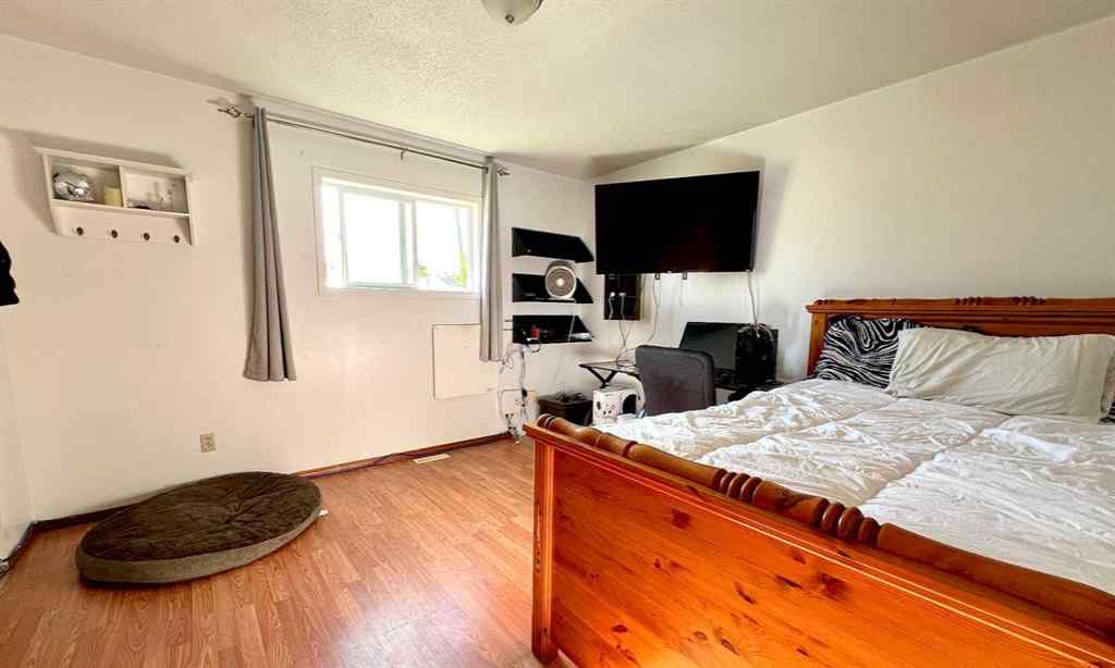 MLS® A2249762 - 813 Center Street  in Hanna Hanna, Residential
