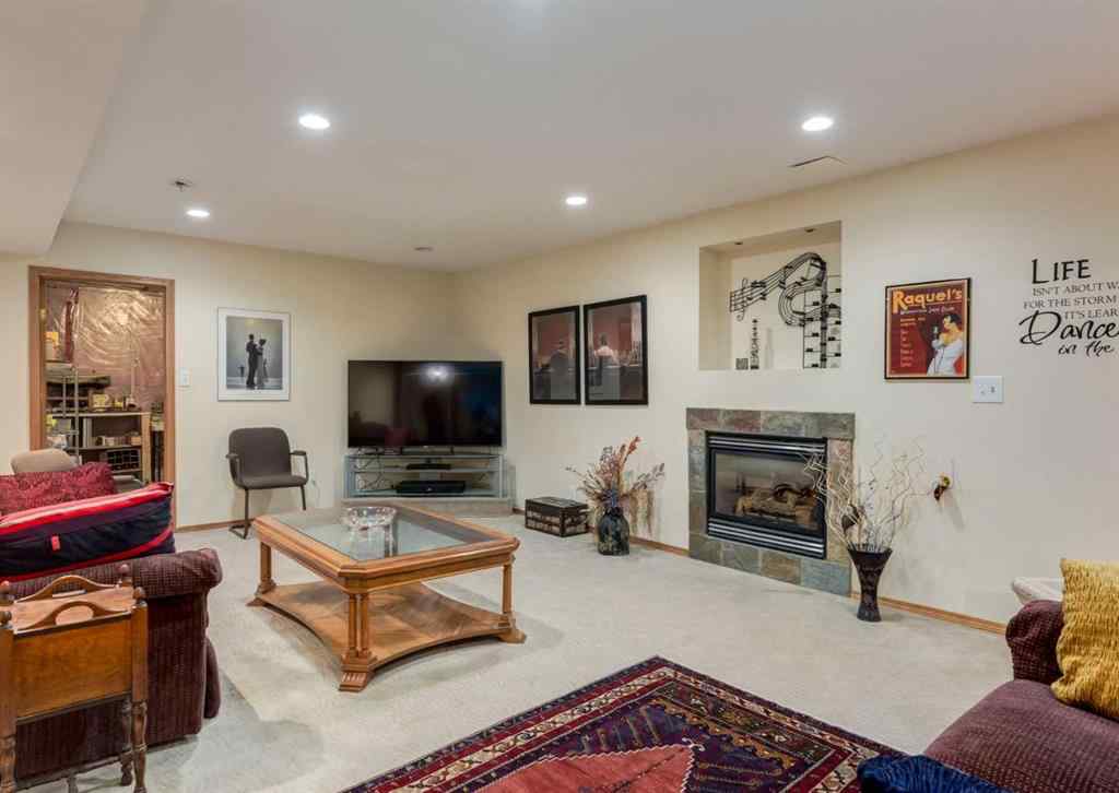 MLS® A2249772 - 206 Hawkside Mews NW in Hawkwood Calgary, Residential