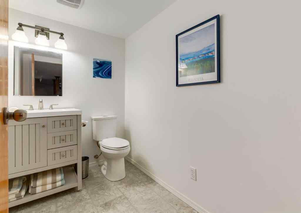 MLS® A2249772 - 206 Hawkside Mews NW in Hawkwood Calgary, Residential
