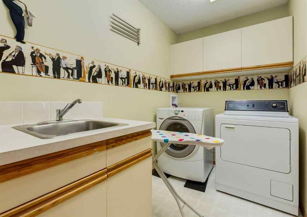 MLS® A2249772 - 206 Hawkside Mews NW in Hawkwood Calgary, Residential