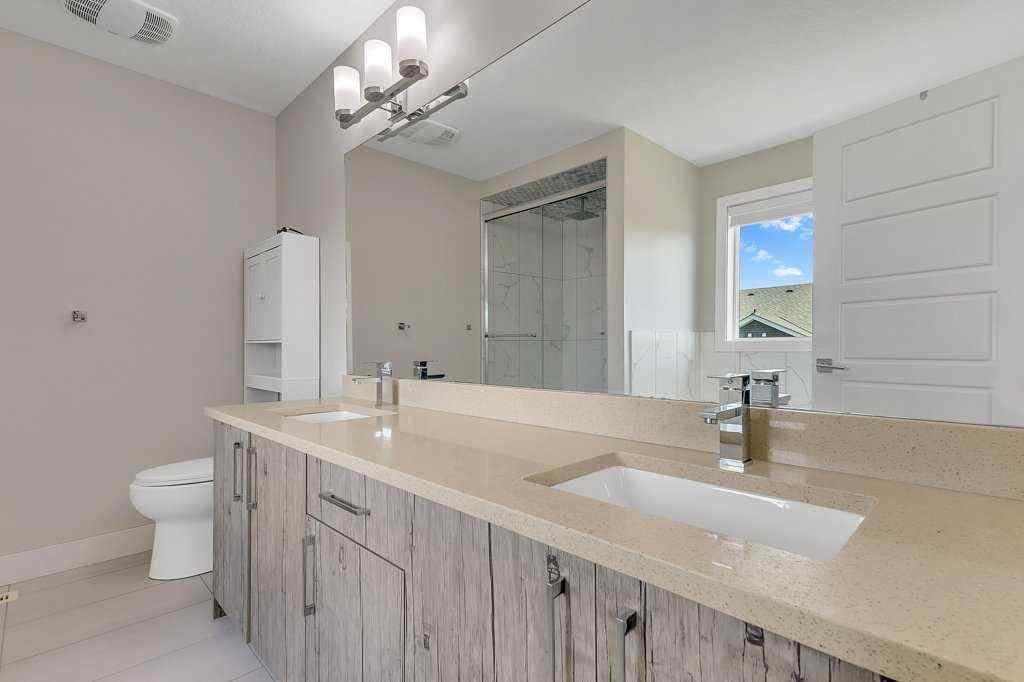 MLS® A2249775 - 233 Kingsbury Close SE in Kings Heights Airdrie, Residential