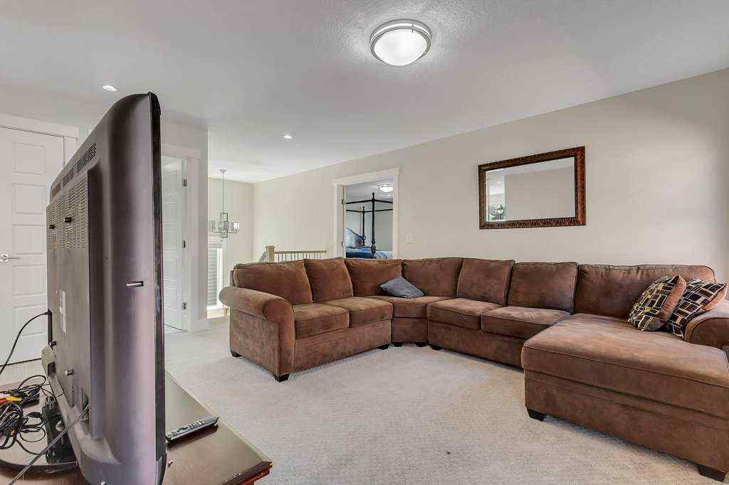 MLS® A2249775 - 233 Kingsbury Close SE in Kings Heights Airdrie, Residential