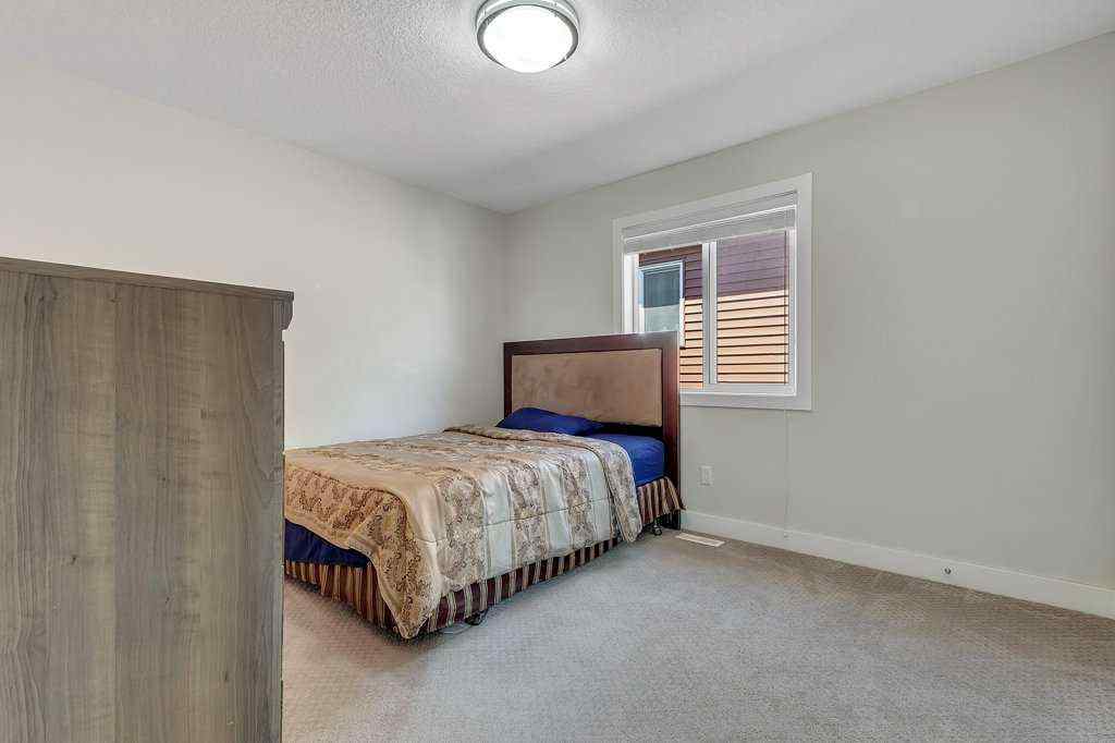 MLS® A2249775 - 233 Kingsbury Close SE in Kings Heights Airdrie, Residential