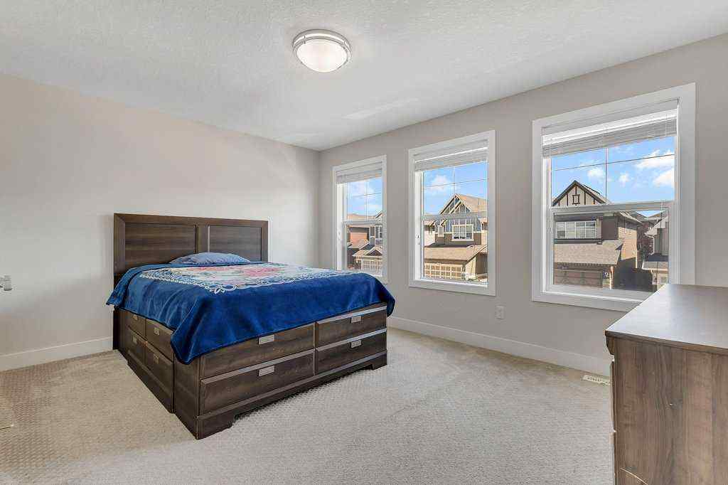 MLS® A2249775 - 233 Kingsbury Close SE in Kings Heights Airdrie, Residential