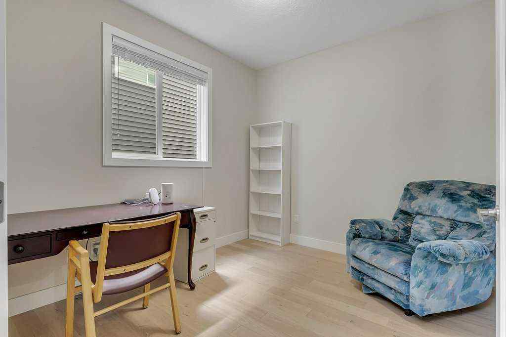 MLS® A2249775 - 233 Kingsbury Close SE in Kings Heights Airdrie, Residential