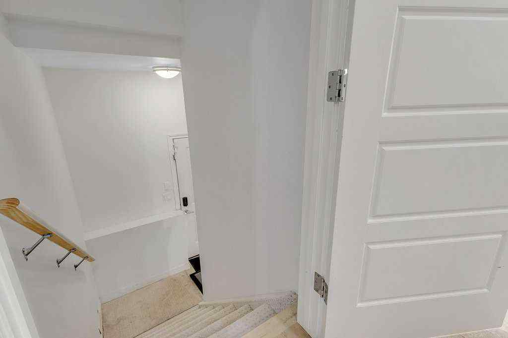 MLS® A2249775 - 233 Kingsbury Close SE in Kings Heights Airdrie, Residential
