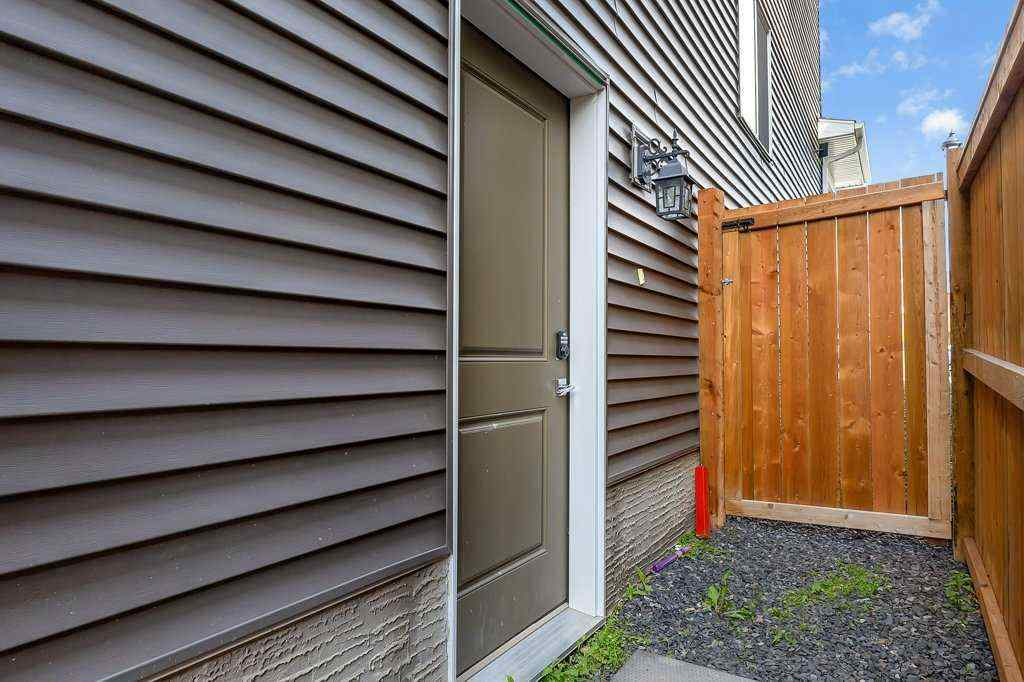 MLS® A2249775 - 233 Kingsbury Close SE in Kings Heights Airdrie, Residential