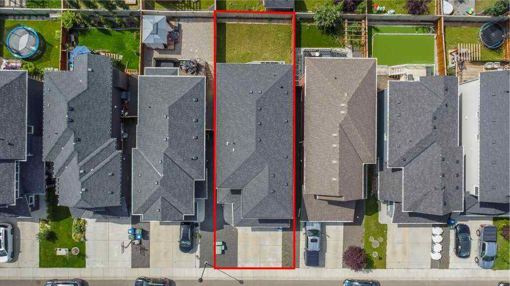 MLS® A2249775 - 233 Kingsbury Close SE in Kings Heights Airdrie, Residential