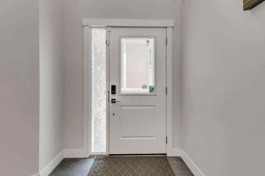 MLS® A2249775 - 233 Kingsbury Close SE in Kings Heights Airdrie, Residential
