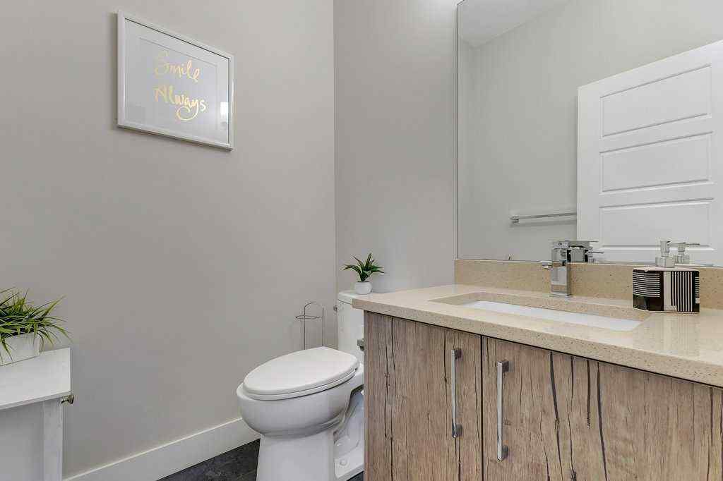 MLS® A2249775 - 233 Kingsbury Close SE in Kings Heights Airdrie, Residential
