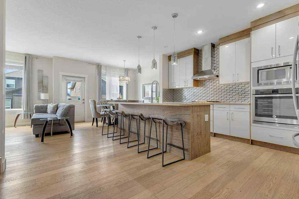 MLS® A2249775 - 233 Kingsbury Close SE in Kings Heights Airdrie, Residential