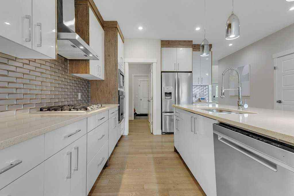 MLS® A2249775 - 233 Kingsbury Close SE in Kings Heights Airdrie, Residential