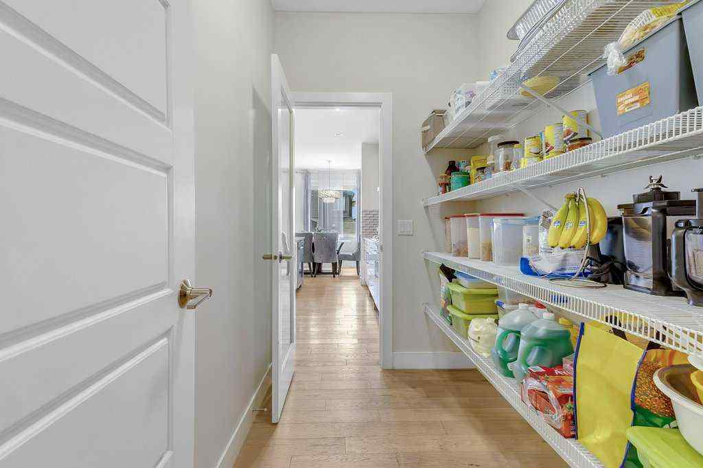 MLS® A2249775 - 233 Kingsbury Close SE in Kings Heights Airdrie, Residential