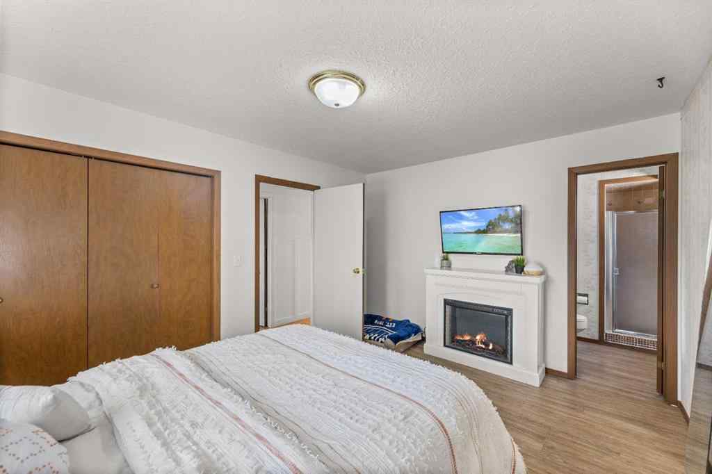 MLS® A2249792 - 6017 Ash Street  in NONE Olds, Residential