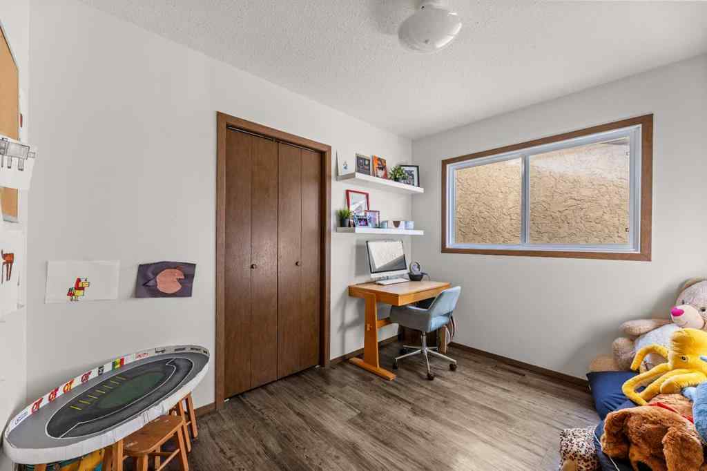 MLS® A2249792 - 6017 Ash Street  in NONE Olds, Residential