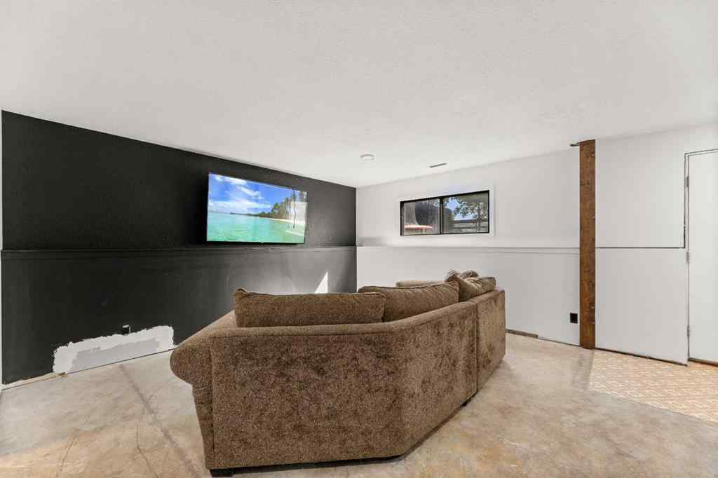 MLS® A2249792 - 6017 Ash Street  in NONE Olds, Residential
